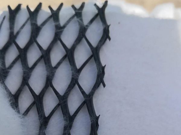 ?三維復(fù)合排水網(wǎng)